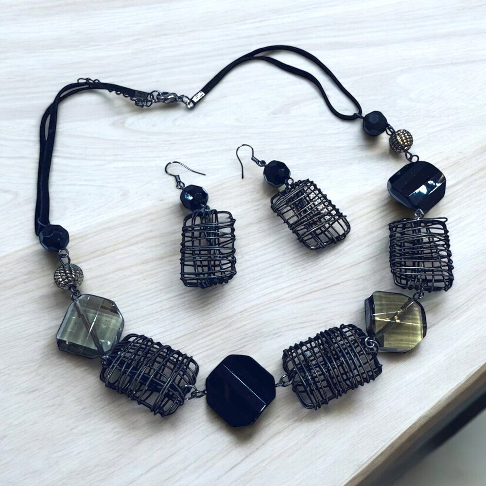 Vintage Costume Jewelry Set Wire and Glass Necklace Choker and Pierced Earrings